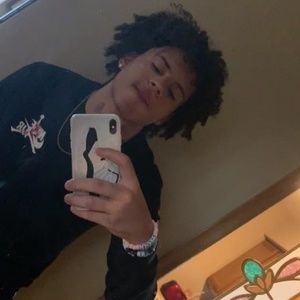 Meet your Posher, Devontae